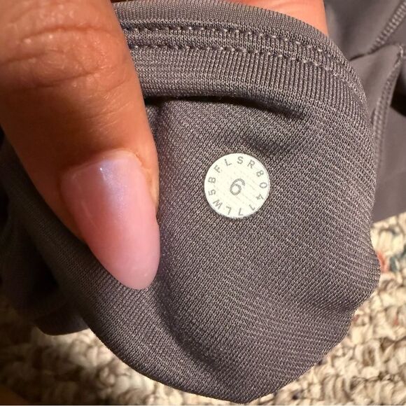 Lululemon Awakening Tight *Taryn Toomey Collection 25"
Magnum- Size 6 - Picture 7 of 8